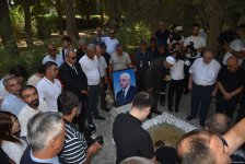 Xalq yazıçısı Elçin Əfəndiyev I Fəxri xiyabanda dəfn olunub (FOTO) (YENİLƏNİB)