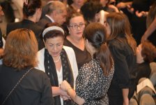 Xalq yazıçısı Elçin Əfəndiyevin nəşi Fəxri xiyabana yola salınıb (FOTO) (YENİLƏNİB)