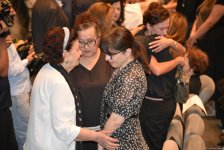 Xalq yazıçısı Elçin Əfəndiyevin nəşi Fəxri xiyabana yola salınıb (FOTO) (YENİLƏNİB)