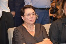 Xalq yazıçısı Elçin Əfəndiyevin nəşi Fəxri xiyabana yola salınıb (FOTO) (YENİLƏNİB)