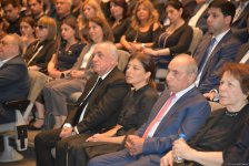 Xalq yazıçısı Elçin Əfəndiyevin nəşi Fəxri xiyabana yola salınıb (FOTO) (YENİLƏNİB)