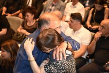 Xalq yazıçısı Elçin Əfəndiyevin nəşi Fəxri xiyabana yola salınıb (FOTO) (YENİLƏNİB)