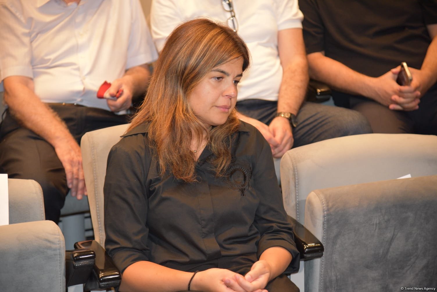 Xalq yazıçısı Elçin Əfəndiyevin nəşi Fəxri xiyabana yola salınıb (FOTO) (YENİLƏNİB)