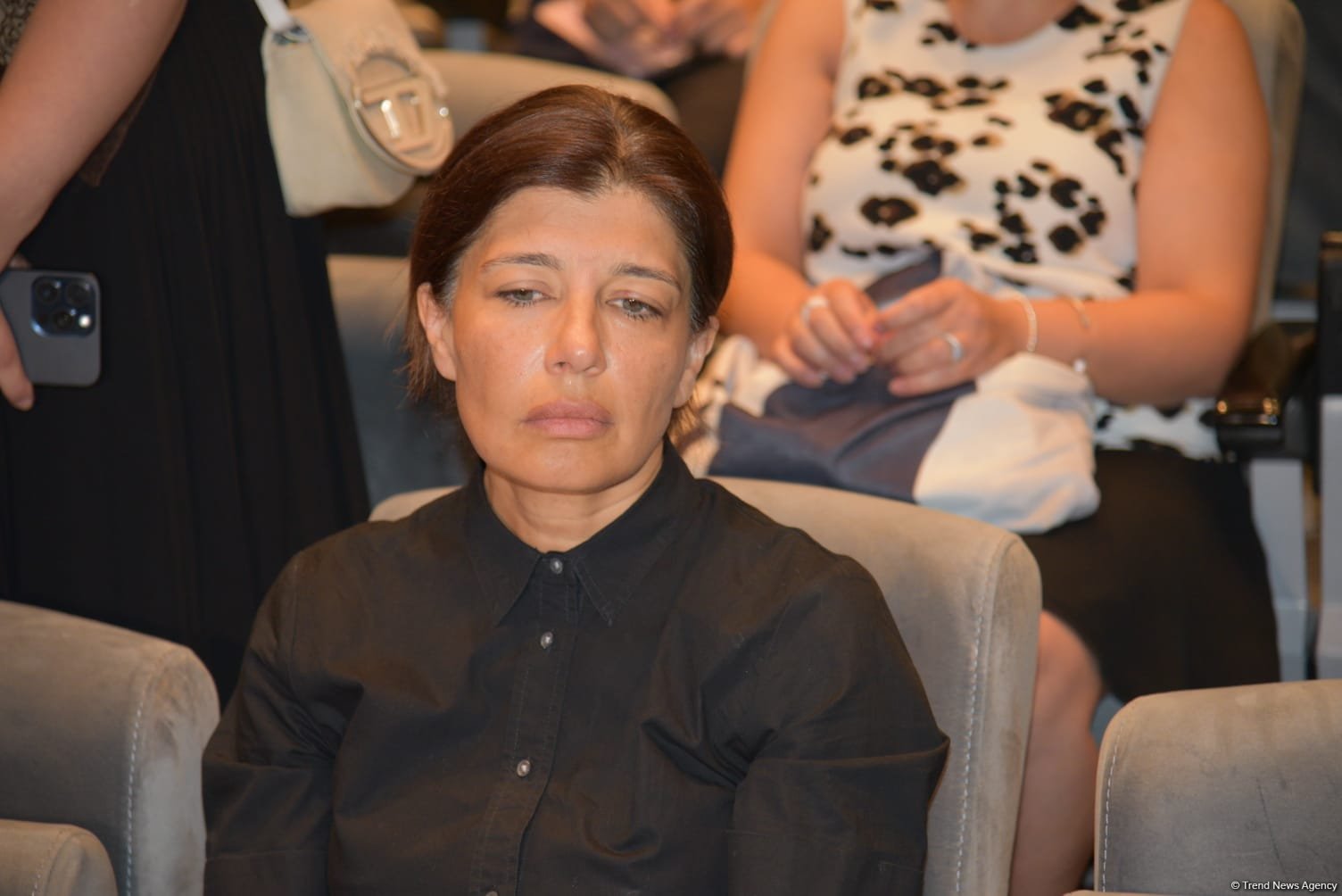 Xalq yazıçısı Elçin Əfəndiyevin nəşi Fəxri xiyabana yola salınıb (FOTO) (YENİLƏNİB)
