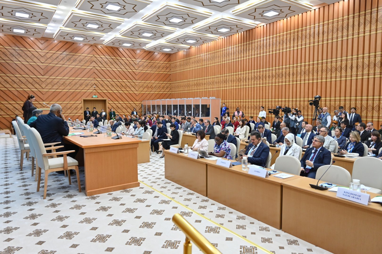 Sahibə Qafarova Türkmənistanda BMT Konfransı çərçivəsində keçirilən Parlamentlərarası Forumda iştirak edib (FOTO)