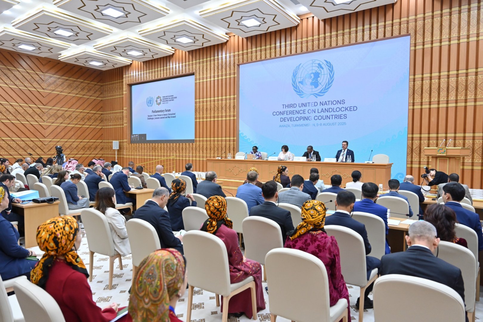 Sahibə Qafarova Türkmənistanda BMT Konfransı çərçivəsində keçirilən Parlamentlərarası Forumda iştirak edib (FOTO)
