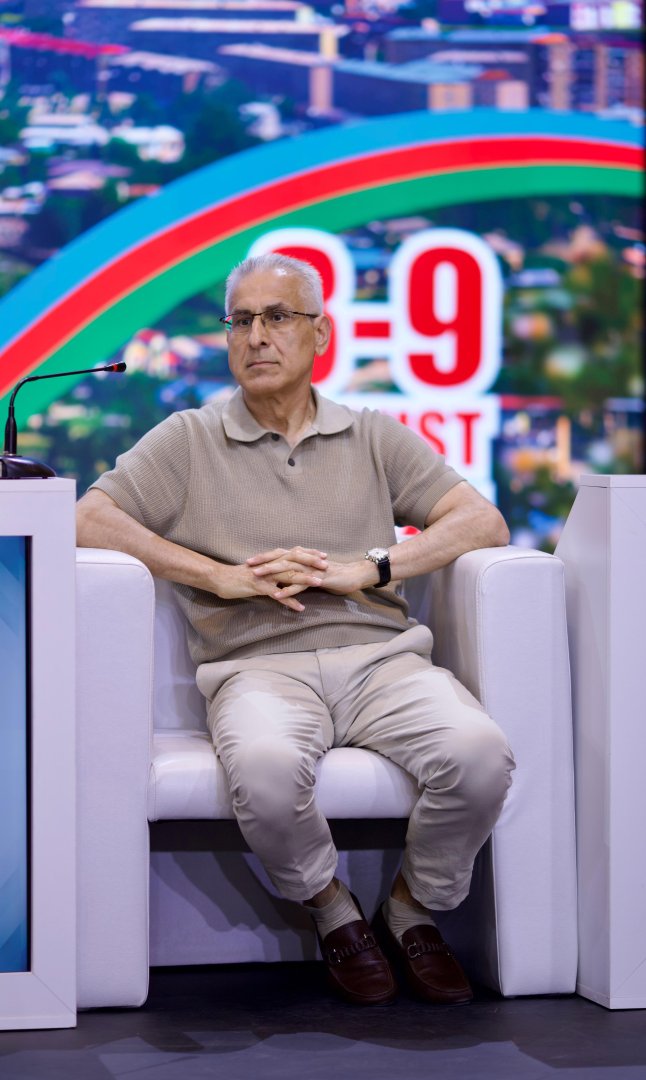 Diaspor Gənclərinin VI Yay Düşərgəsində “Konstitusiya və Suverenlik” mövzusunda panel təşkil olunub (FOTO)