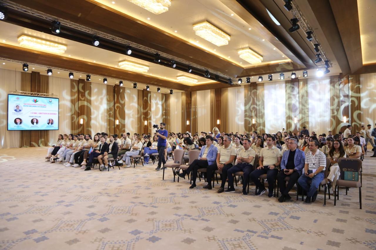 Diaspor Gənclərinin VI Yay Düşərgəsində “Konstitusiya və Suverenlik” mövzusunda panel təşkil olunub (FOTO)