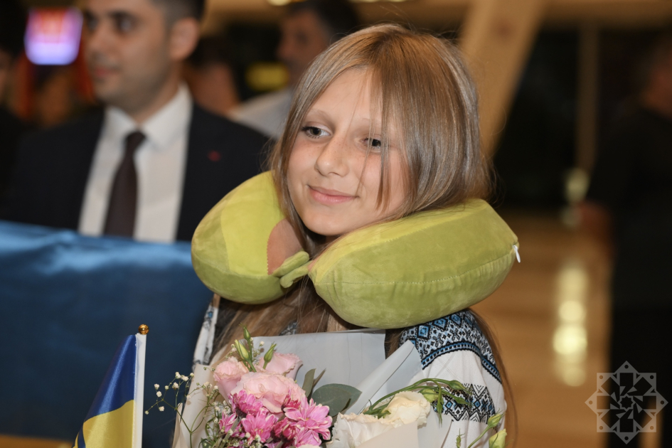 Daha 30 ukraynalı uşaq reabilitasiya məqsədilə Azərbaycana gətirilib (FOTO)