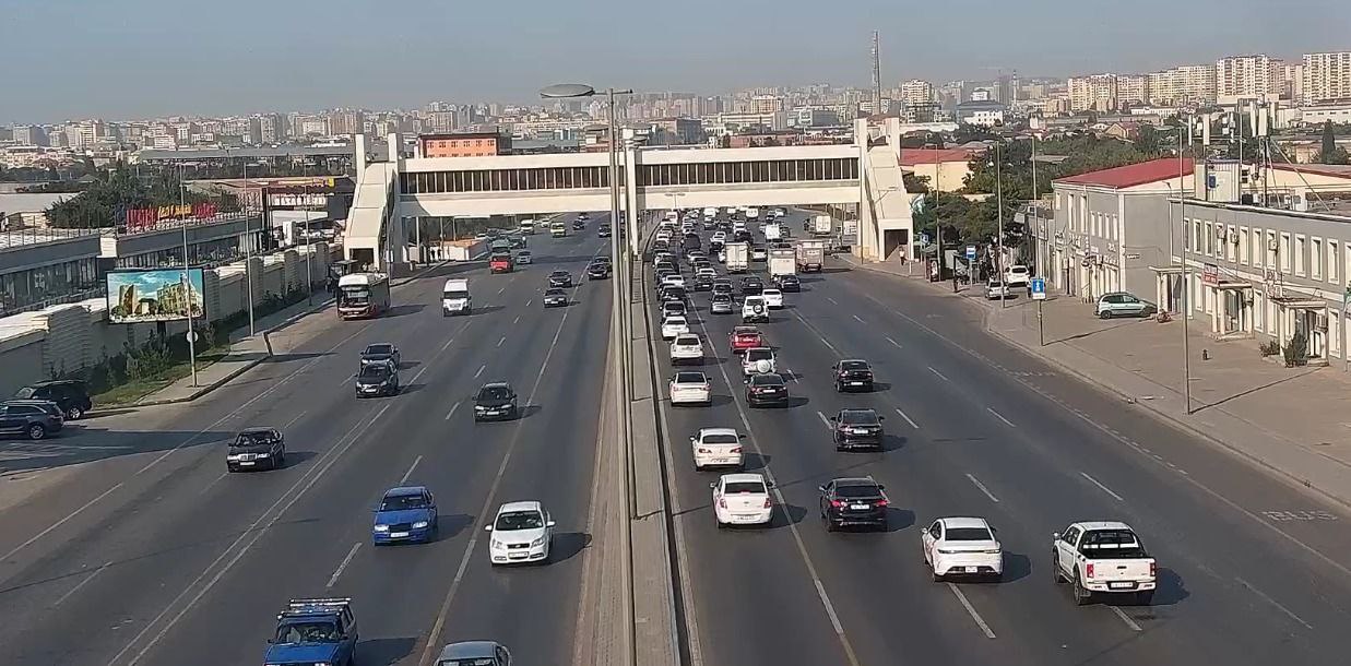 Sürücülərin NƏZƏRİNƏ: Paytaxtın bir sıra yollarında tıxac var - SİYAHI (FOTO)