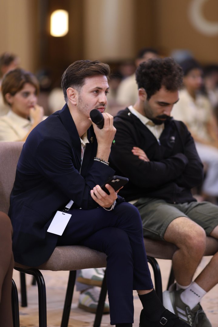 Diaspor Gənclərinin VI Yay Düşərgəsində “Konstitusiya və Suverenlik” mövzusunda panel təşkil olunub (FOTO)