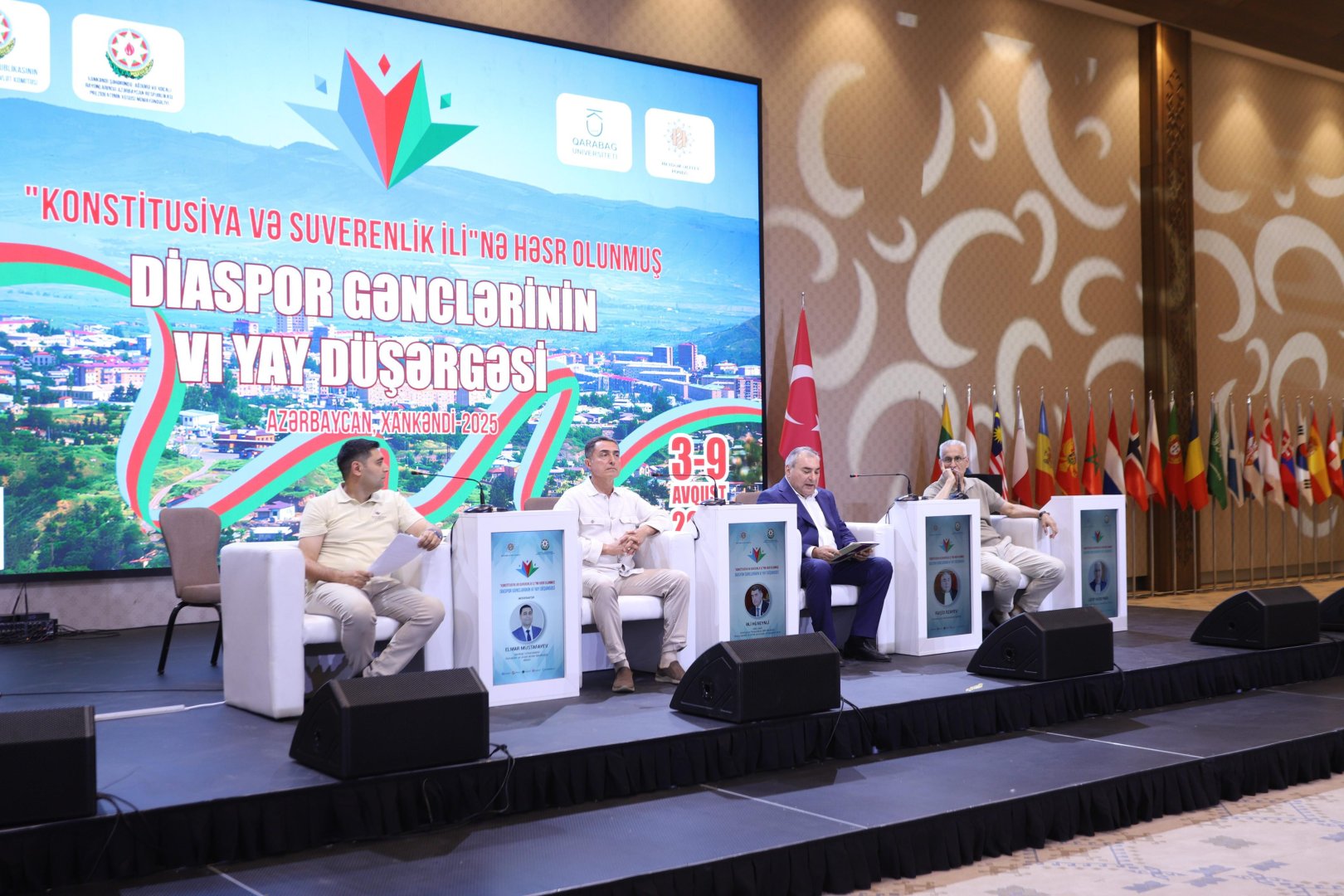Diaspor Gənclərinin VI Yay Düşərgəsində “Konstitusiya və Suverenlik” mövzusunda panel təşkil olunub (FOTO)