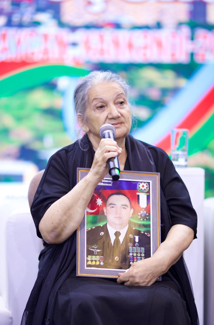 Şəhid ailələri və Qarabağ fatehləri diaspor gənclərinin yay düşərgəsində (FOTO)