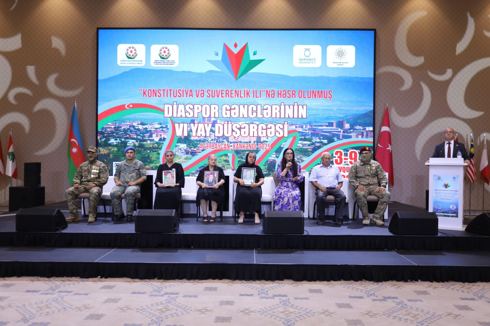 Şəhid ailələri və Qarabağ fatehləri diaspor gənclərinin yay düşərgəsində (FOTO)
