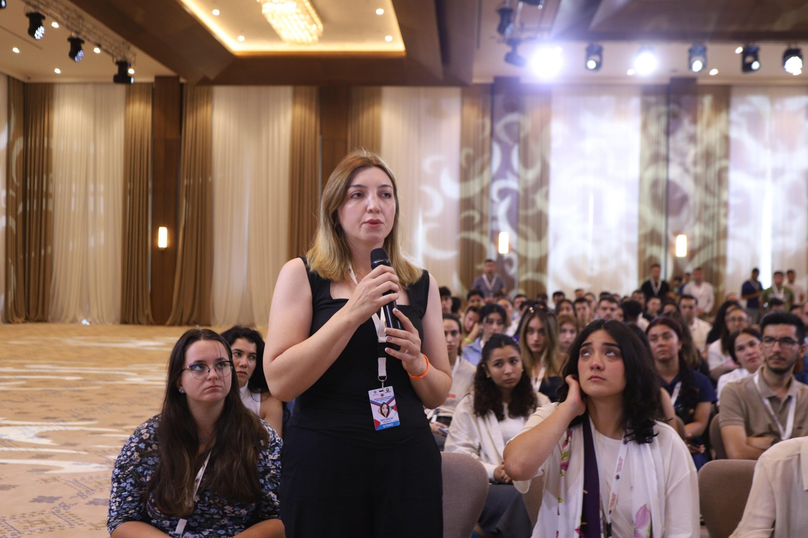 Diaspor Gənclərinin VI Yay Düşərgəsində “İşğaldan azad edilmiş ərazilərdə aparılan bərpa quruculuq işləri” mövzusunda panel təşkil olunub (FOTO)