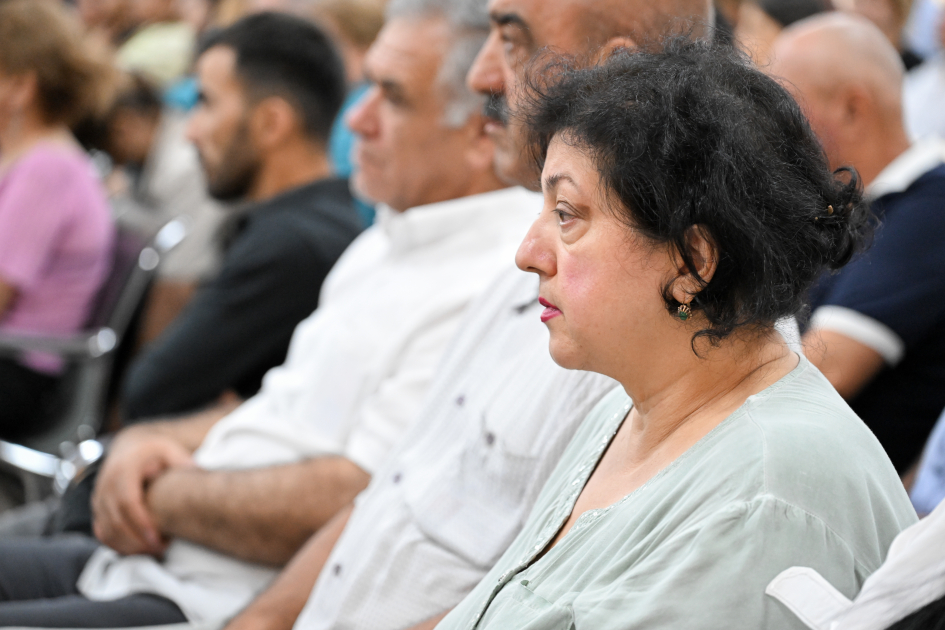 Ermənistan silahlı qüvvələrinin hücumları nəticəsində yaralanmış, mina qurbanı olmuş, əsirlikdə işgəncələrə məruz qalmış şəxslər məhkəmədə ifadə veriblər (FOTO)