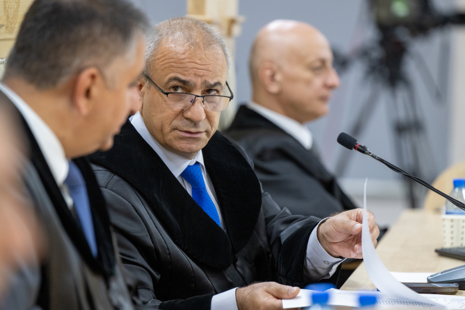 Ermənistan silahlı qüvvələrinin hücumları nəticəsində yaralanmış, mina qurbanı olmuş, əsirlikdə işgəncələrə məruz qalmış şəxslər məhkəmədə ifadə veriblər (FOTO)