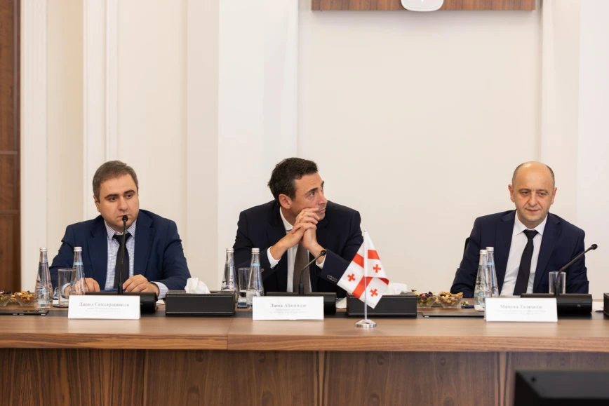 Orta Dəhliz üçün yeni perspektiv: Çin şirkəti Azərbaycan, Gürcüstan və Qazaxıstan dəmiryol şirkətlərinin birgə müəssisəsinə qoşuldu (FOTO)