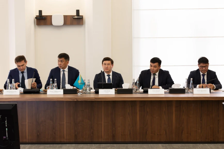 Orta Dəhliz üçün yeni perspektiv: Çin şirkəti Azərbaycan, Gürcüstan və Qazaxıstan dəmiryol şirkətlərinin birgə müəssisəsinə qoşuldu (FOTO)