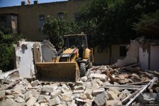 “Sovetski”də söküntü işlərinə başlanıldı (FOTO/VİDEO)