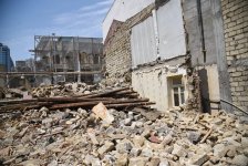 “Sovetski”də söküntü işlərinə başlanıldı (FOTO/VİDEO)