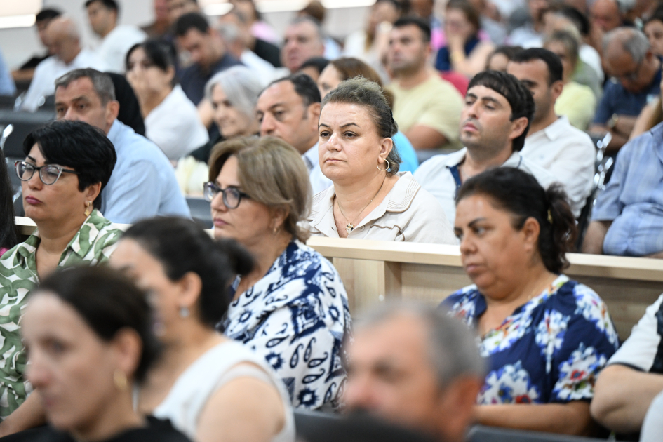 Ermənistan silahlı qüvvələrinin hücumları nəticəsində doğmaları itkin düşmüş, yaralanmış, mina qurbanı olmuş, əsirlikdə işgəncələrə məruz qalmış şəxslər məhkəmədə ifadə veriblər (FOTO)