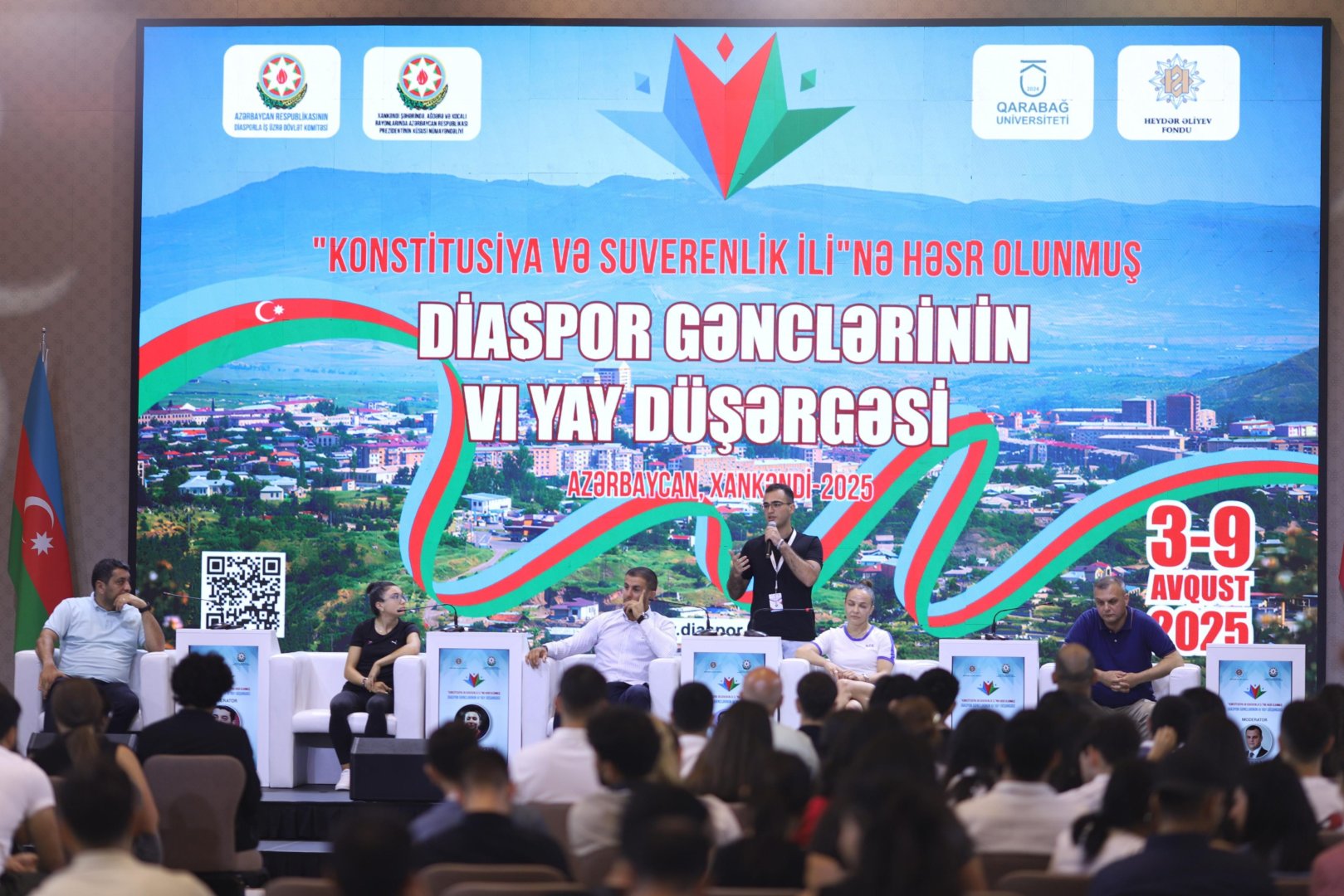 Ölkəmizin tanınmış idmançıları və idman jurnalistləri ilə diaspor gənclərinin görüşü olub (FOTO)