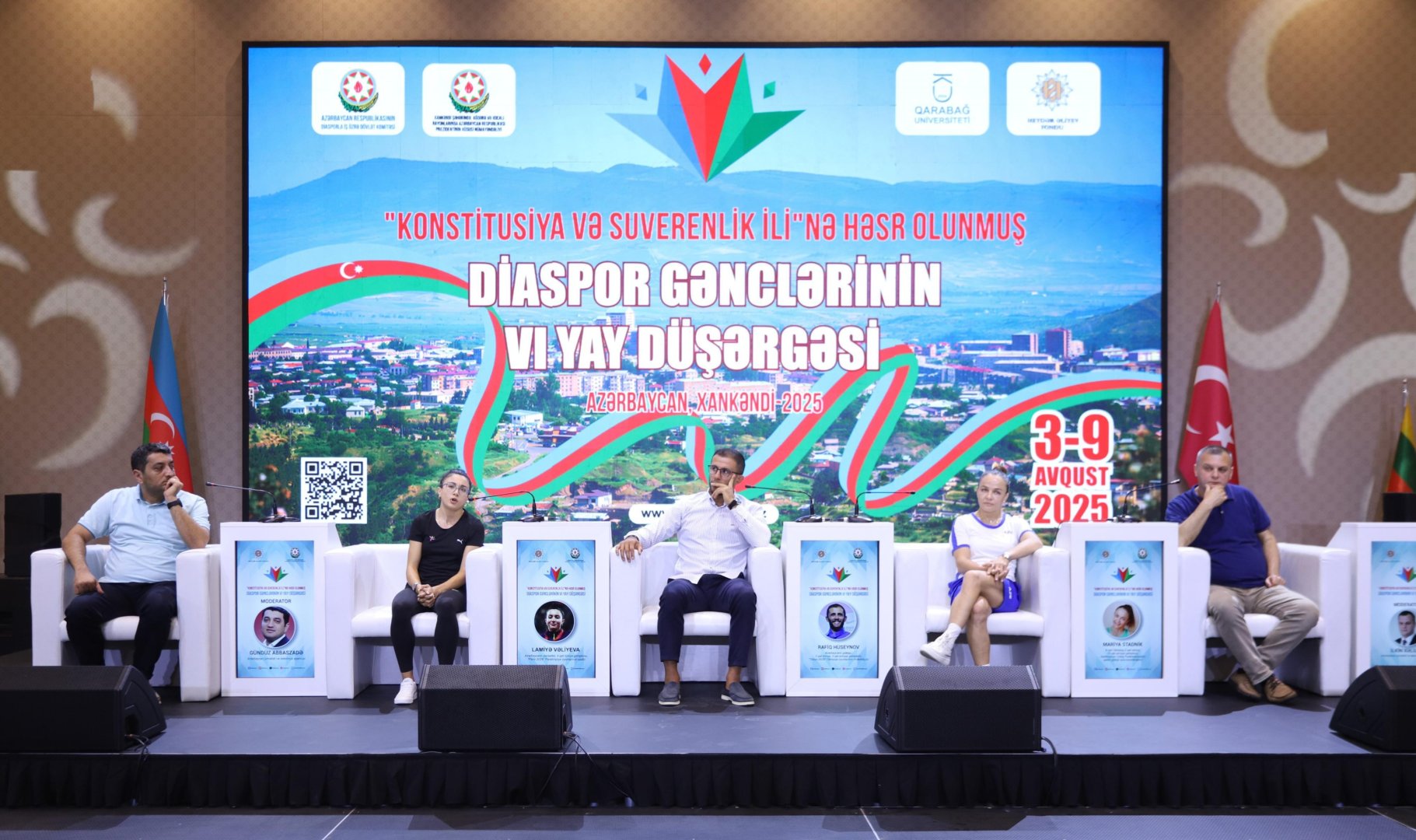 Ölkəmizin tanınmış idmançıları və idman jurnalistləri ilə diaspor gənclərinin görüşü olub (FOTO)
