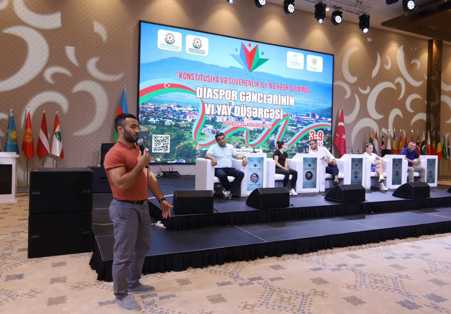 Ölkəmizin tanınmış idmançıları və idman jurnalistləri ilə diaspor gənclərinin görüşü olub (FOTO)