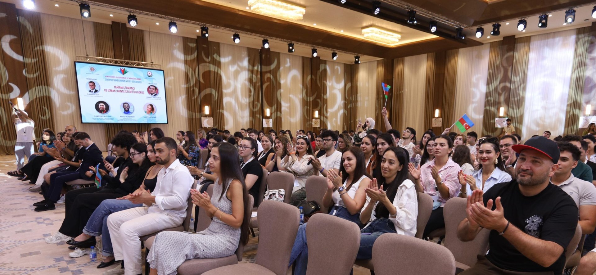 Ölkəmizin tanınmış idmançıları və idman jurnalistləri ilə diaspor gənclərinin görüşü olub (FOTO)
