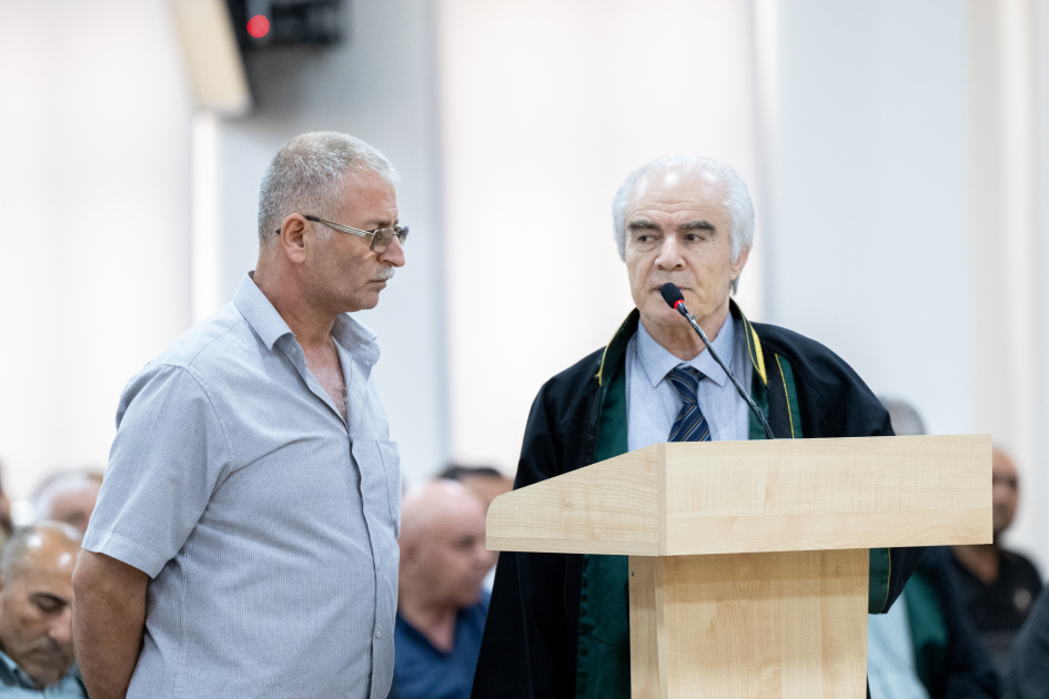 Ermənistan silahlı qüvvələrinin hücumları nəticəsində doğmaları itkin düşmüş, yaralanmış, mina qurbanı olmuş, əsirlikdə işgəncələrə məruz qalmış şəxslər məhkəmədə ifadə veriblər (FOTO)