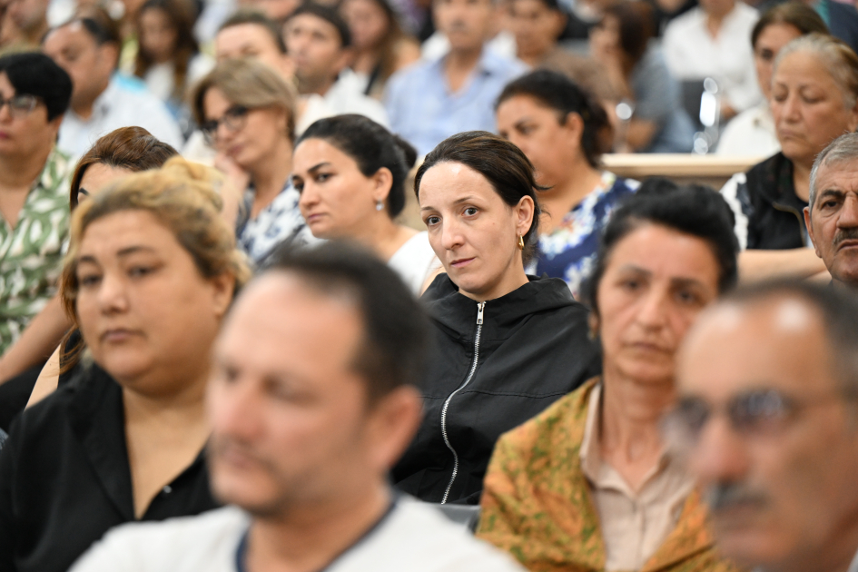 Ermənistan silahlı qüvvələrinin hücumları nəticəsində doğmaları itkin düşmüş, yaralanmış, mina qurbanı olmuş, əsirlikdə işgəncələrə məruz qalmış şəxslər məhkəmədə ifadə veriblər (FOTO)