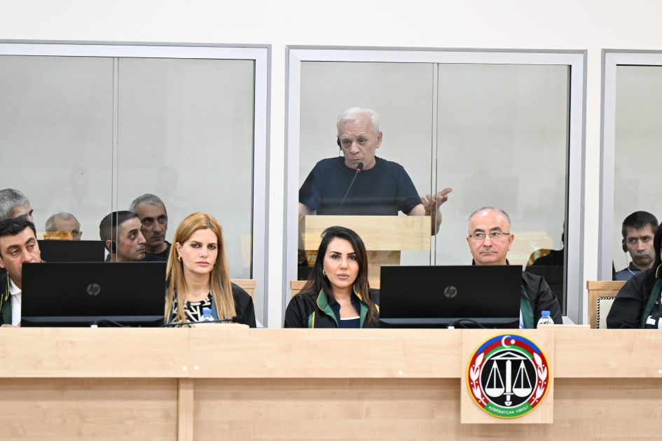 Ermənistan silahlı qüvvələrinin hücumları nəticəsində doğmaları itkin düşmüş, yaralanmış, mina qurbanı olmuş, əsirlikdə işgəncələrə məruz qalmış şəxslər məhkəmədə ifadə veriblər (FOTO)