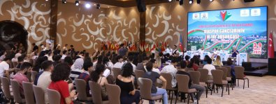 Ölkəmizin tanınmış idmançıları və idman jurnalistləri ilə diaspor gənclərinin görüşü olub (FOTO)