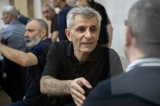 Ermənistan silahlı qüvvələrinin hücumları nəticəsində doğmaları itkin düşmüş, yaralanmış, mina qurbanı olmuş, əsirlikdə işgəncələrə məruz qalmış şəxslər məhkəmədə ifadə veriblər (FOTO)