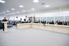 Ermənistan silahlı qüvvələrinin hücumları nəticəsində doğmaları itkin düşmüş, yaralanmış, mina qurbanı olmuş, əsirlikdə işgəncələrə məruz qalmış şəxslər məhkəmədə ifadə veriblər (FOTO)