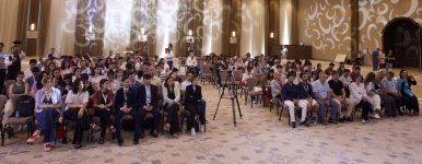 Diaspor Gənclərinin VI Yay Düşərgəsində “Qərbi Azərbaycan İrsi” kitabının təqdimatı keçirilib (FOTO)