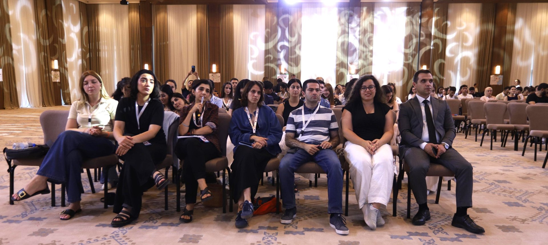 Xankəndidə diaspor gəncləri ilə qlobal miqyaslı virtual icma və şəbəkələşmə mövzusunda müzakirələr aparılıb (FOTO)