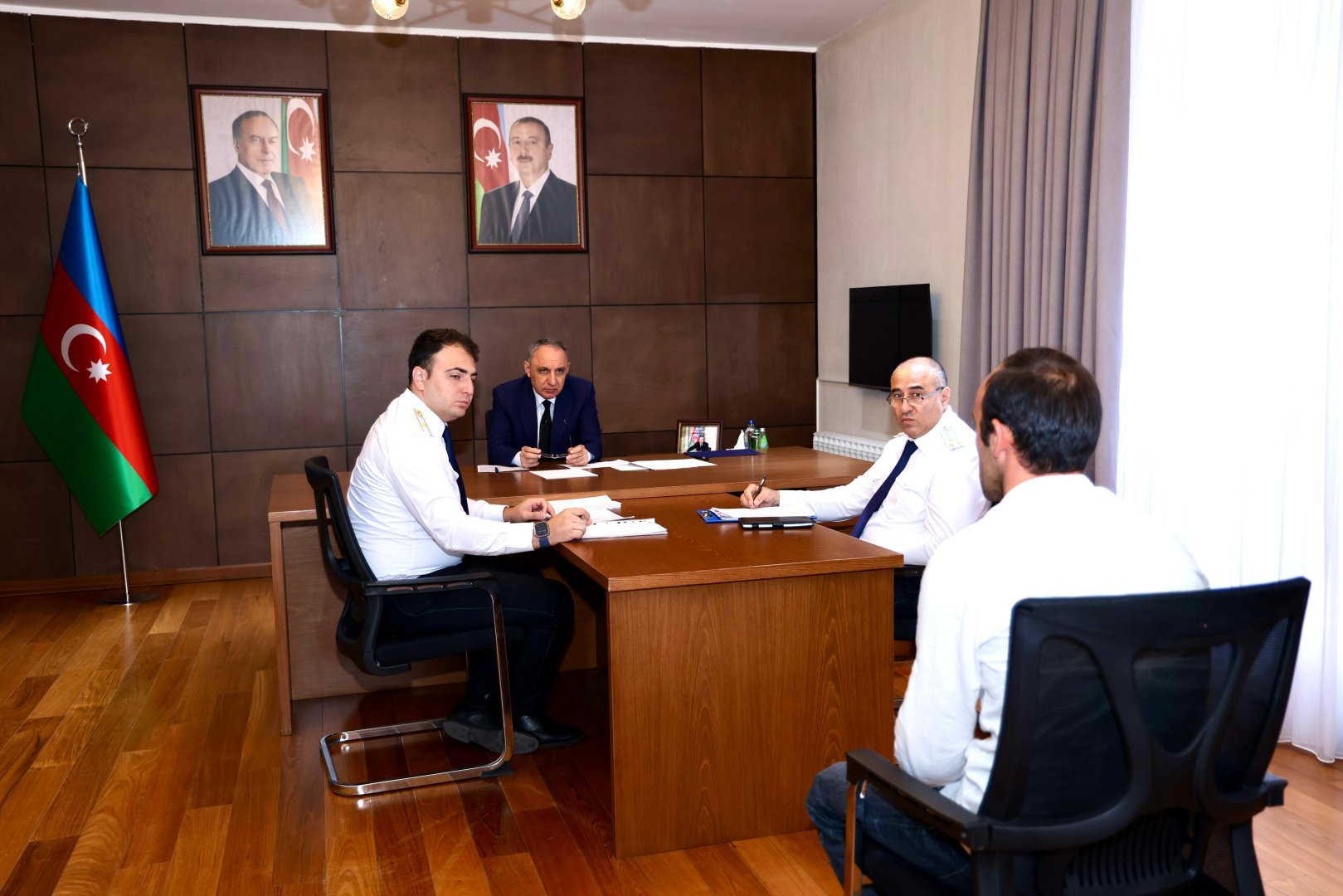 Baş prokuror Qəbələ rayonunda vətəndaşları qəbul edib (FOTO)