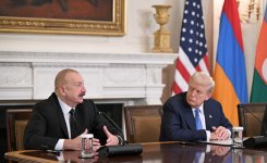 Prezident İlham Əliyev Ağ Evdə mətbuata bəyanatla çıxış edib (FOTO)