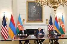 Prezident İlham Əliyev Ağ Evdə mətbuata bəyanatla çıxış edib (FOTO)