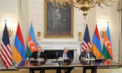 Birinci vitse-prezident Mehriban Əliyeva Prezident İlham Əliyevin Vaşinqtonda Donald Tramp və Nikol Paşinyanla görüşü ilə bağlı paylaşım edib (FOTO)