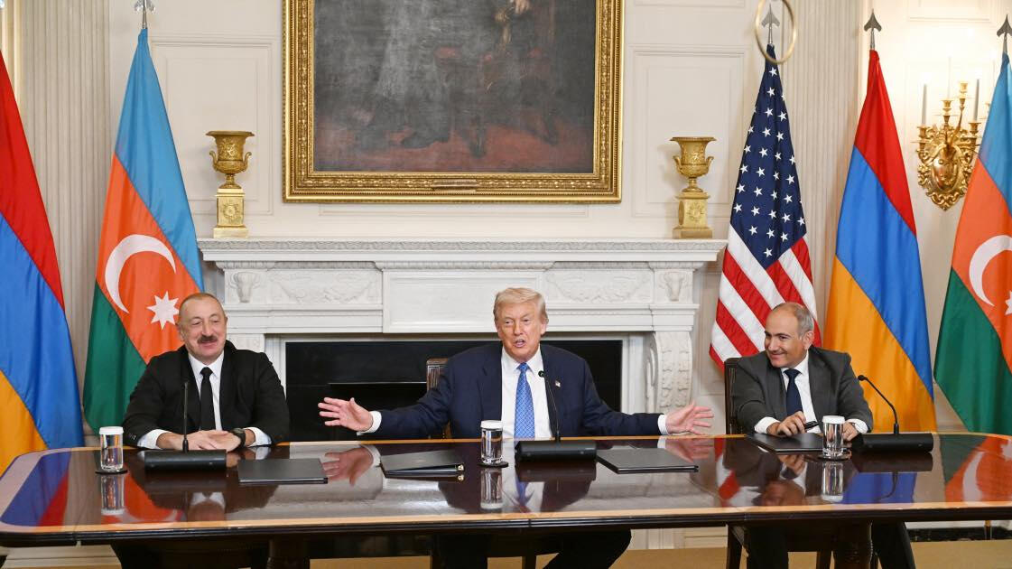 Birinci vitse-prezident Mehriban Əliyeva Prezident İlham Əliyevin Vaşinqtonda Donald Tramp və Nikol Paşinyanla görüşü ilə bağlı paylaşım edib (FOTO)