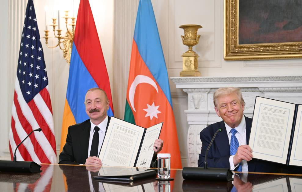 Birinci vitse-prezident Mehriban Əliyeva Prezident İlham Əliyevin Vaşinqtonda Donald Tramp və Nikol Paşinyanla görüşü ilə bağlı paylaşım edib (FOTO)
