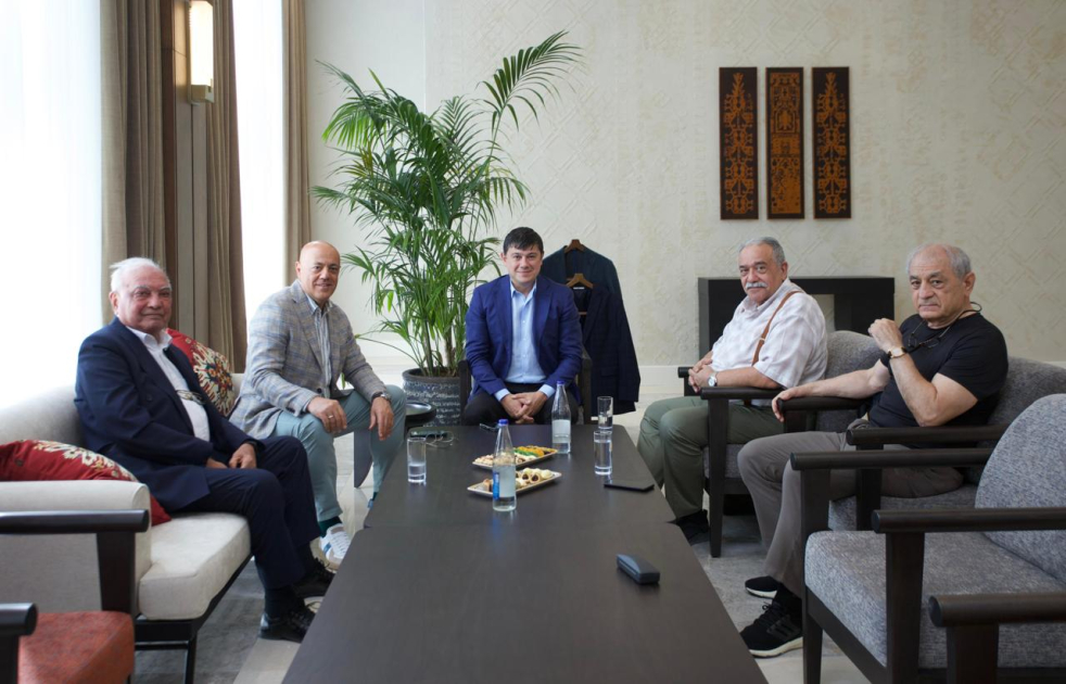 Azərbaycanın görkəmli ziyalıları VI Yay Düşərgəsində (FOTO)