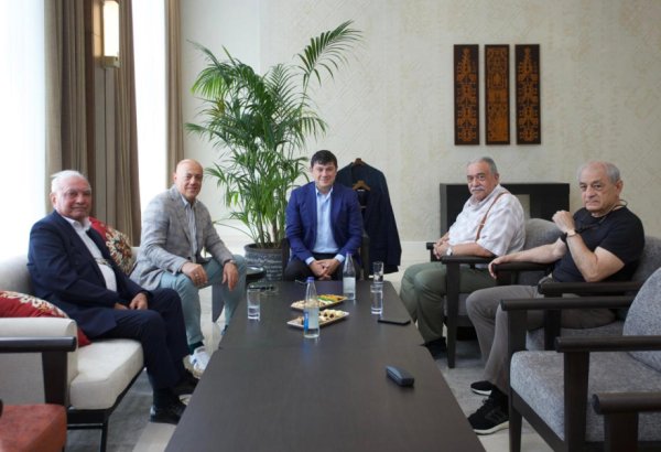 Azərbaycanın görkəmli ziyalıları VI Yay Düşərgəsində (FOTO)