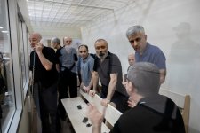 Ermənistan silahlı qüvvələrinin hücumları nəticəsində doğmaları öldürülmüş, yaralanmış, mina qurbanı olmuş, əsirlikdə və girovluqda işgəncələrə məruz qalmış şəxslər məhkəmədə ifadə veriblər (FOTO)