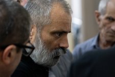 Ermənistan silahlı qüvvələrinin hücumları nəticəsində doğmaları öldürülmüş, yaralanmış, mina qurbanı olmuş, əsirlikdə və girovluqda işgəncələrə məruz qalmış şəxslər məhkəmədə ifadə veriblər (FOTO)