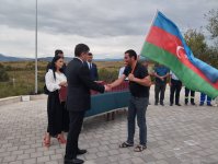 Xocalının Xanyurdu kəndinə 62 nəfər qayıtdı, açarlar təqdim edilib (FOTO) (YENİLƏNİB)