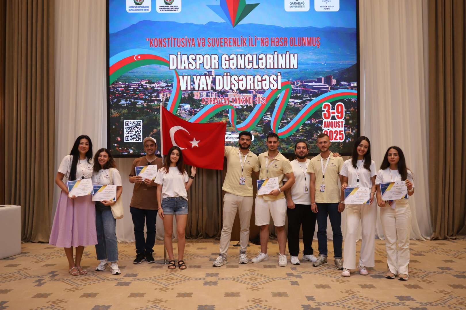 Diaspor Gənclərinin VI Yay Düşərgəsi başa çatıb (FOTO)